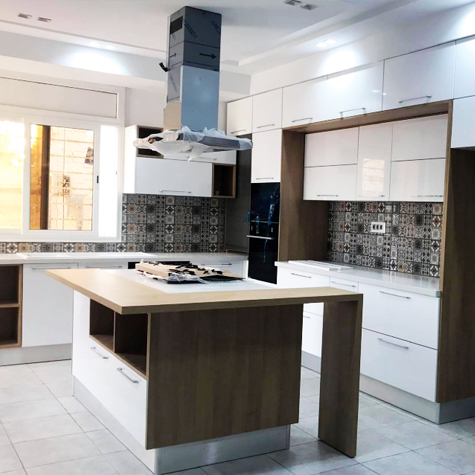 Cuisine en bois laqué local - Chic House