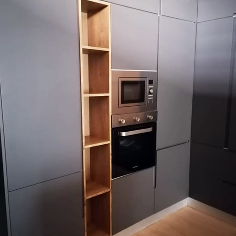 Cuisine en bois laqué local - Chic House